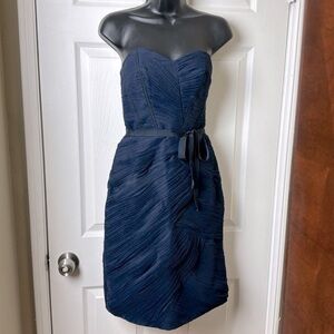 MONIQUE LHUILLIER BRIDESMAIDS COLLECTION Navy Strapless Pleated Tulle Dress Sz 6